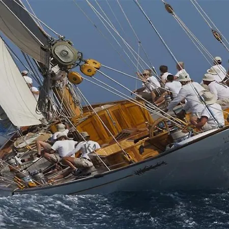 Village - Duplex Lumineux Avec Vue Magnifique Sur Les Toits Saint-Tropez